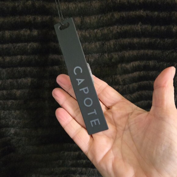 Capote NWT Shelby Faux Fur Front Panel Soft Black Sleeves Quiet Luxury Size M - Picture 6 of 7